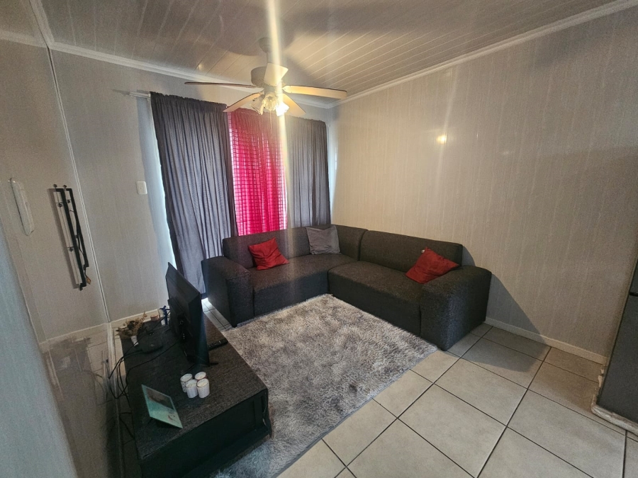 2 Bedroom Property for Sale in Stellendale Western Cape